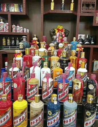 天津附近回收范曾大师茅台酒瓶回收洋酒xo回收洋酒xo回收范曾